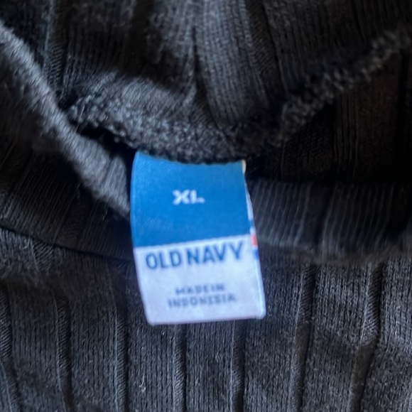 Black Sweater Old Navy - Picture 3 of 3